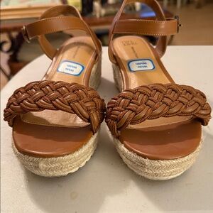 Time & True brand
Memory for
Brown Braided Platform Sandals
